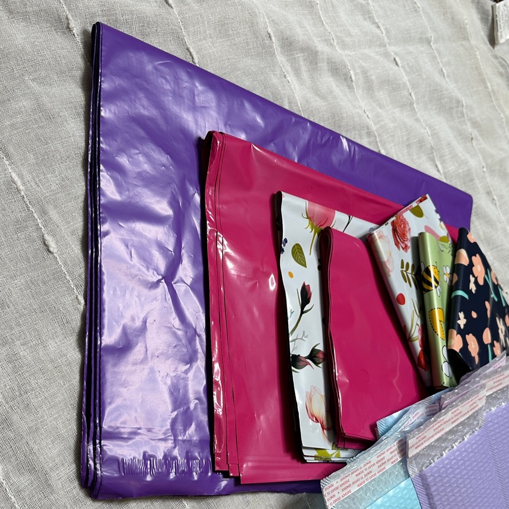 100 Items Poly Mailers & Bubble Pouch Shipping Supplies Assorted Sizes & Colors - Picture 12 of 14